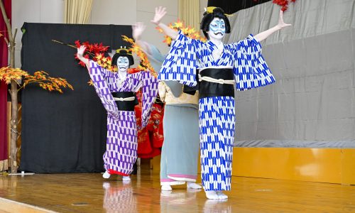 2024年船踊り「紅葉狩り」大江山の鬼女たちの写真①