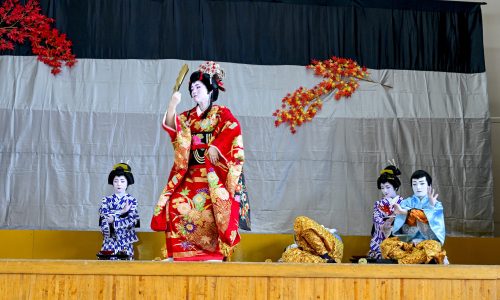 2024年船踊り「紅葉狩り」鬼女が化けた更科姫の舞に酔いしれる平維茂と従者たち